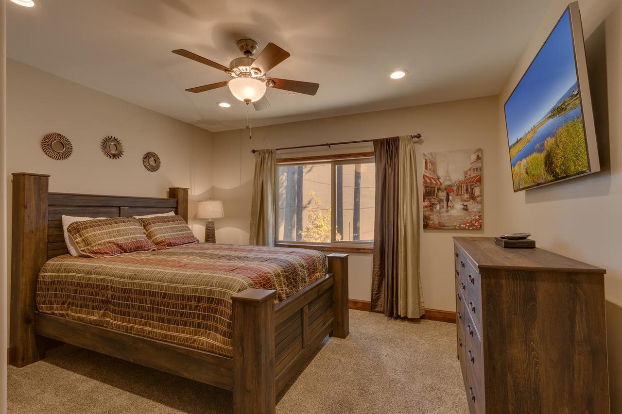 Tahoe Woods Escape - Three Bedroom Home เซาท์เลคทาโฮ ภายนอก รูปภาพ