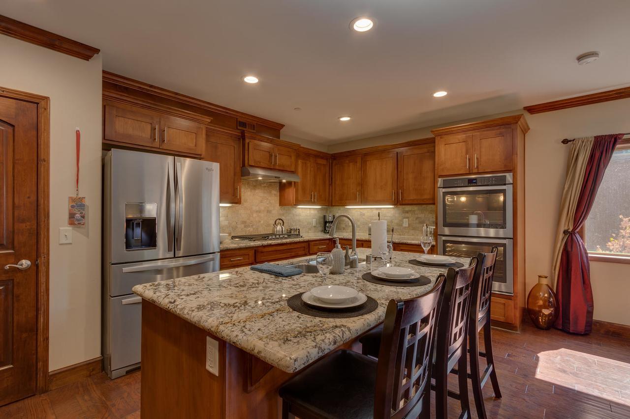Tahoe Woods Escape - Three Bedroom Home เซาท์เลคทาโฮ ภายนอก รูปภาพ