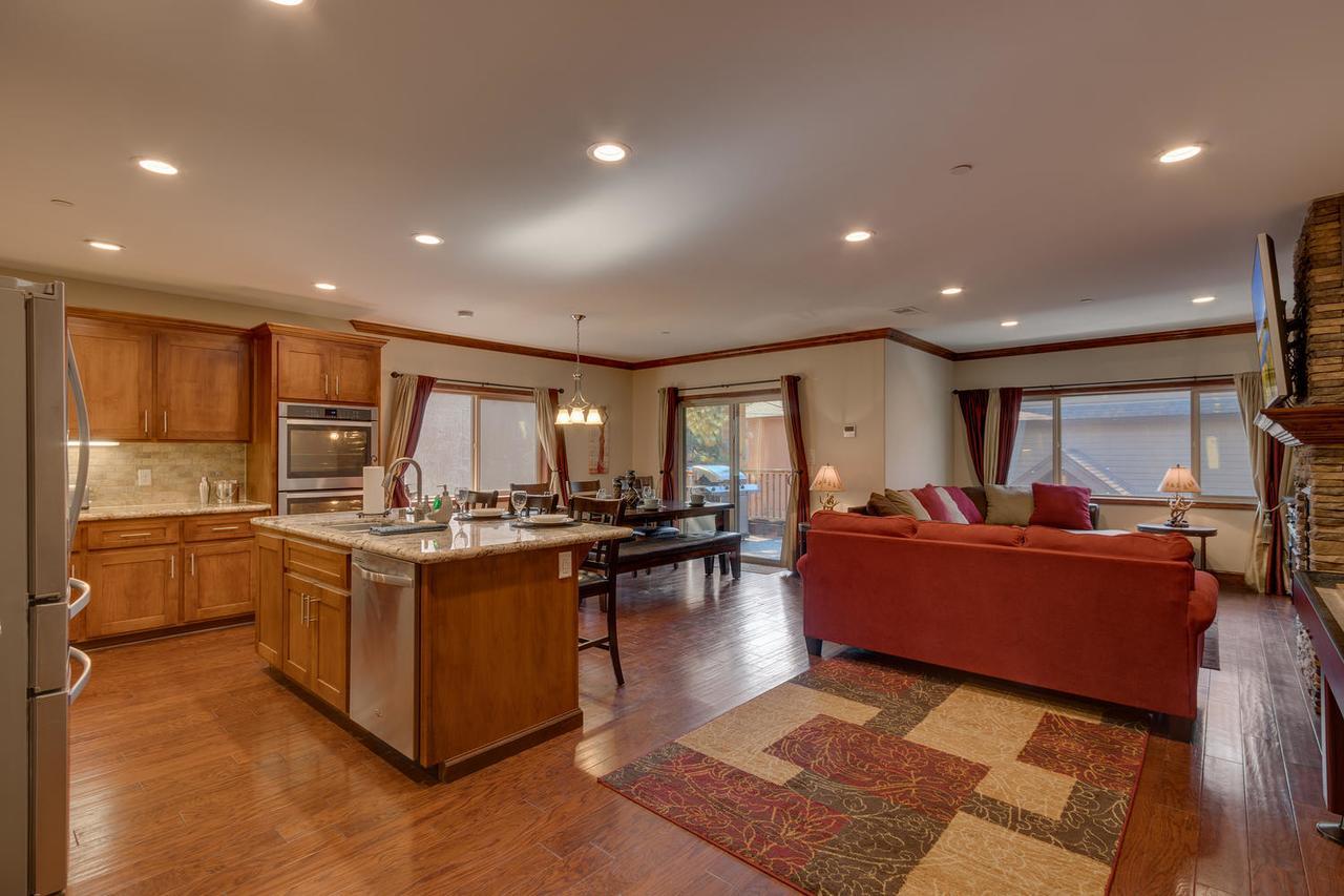 Tahoe Woods Escape - Three Bedroom Home เซาท์เลคทาโฮ ภายนอก รูปภาพ